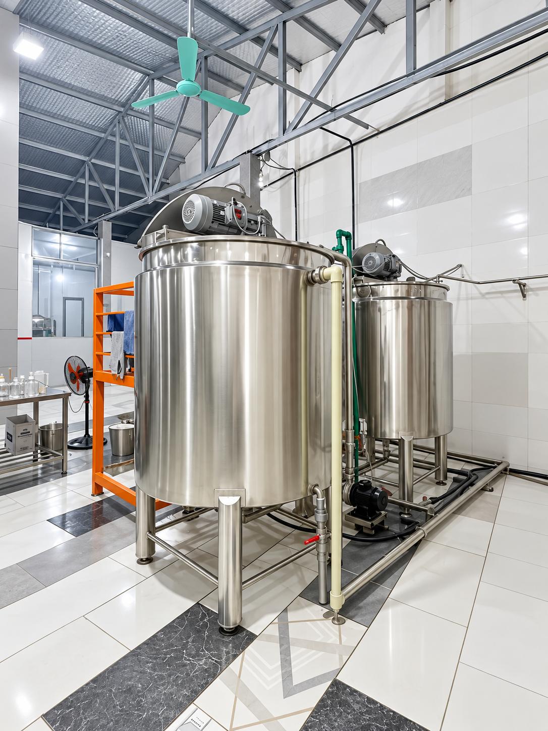 Máy đồng hóa rượu tại nhà máy